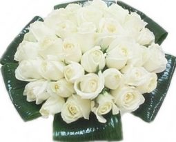 זר כלה ורדים לבנים